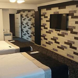 Kremon Hotel